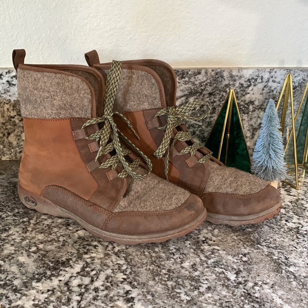 Chaco Barbary Pine Cone Leather Lace Up Sweater Womens Ankle Boots 8.5 Tan Brown